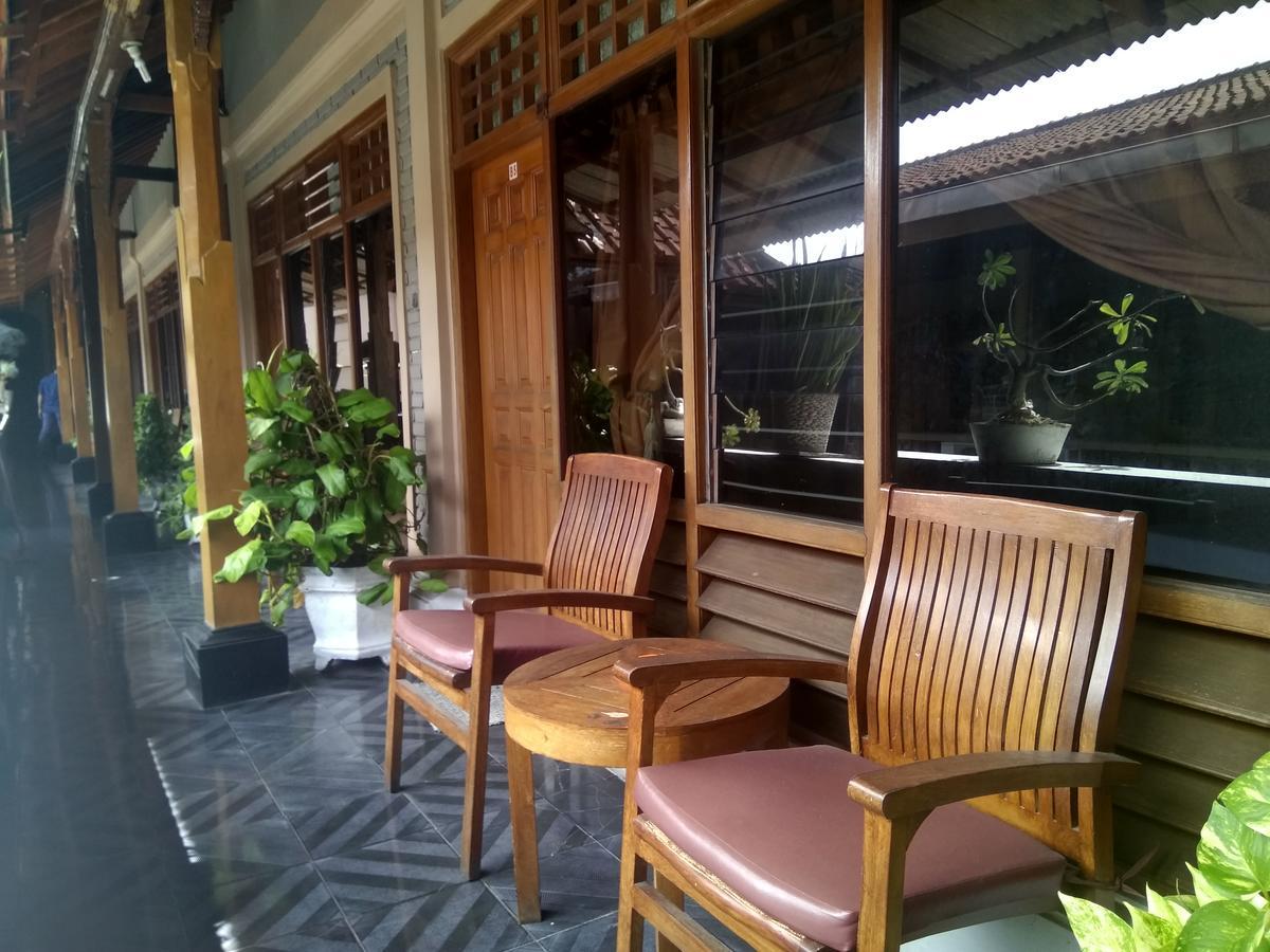 Rabasta Kuta Beach Inn エクステリア 写真